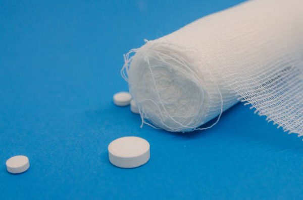 Medical Gauze Roll or Surgical Gaudze Bandage